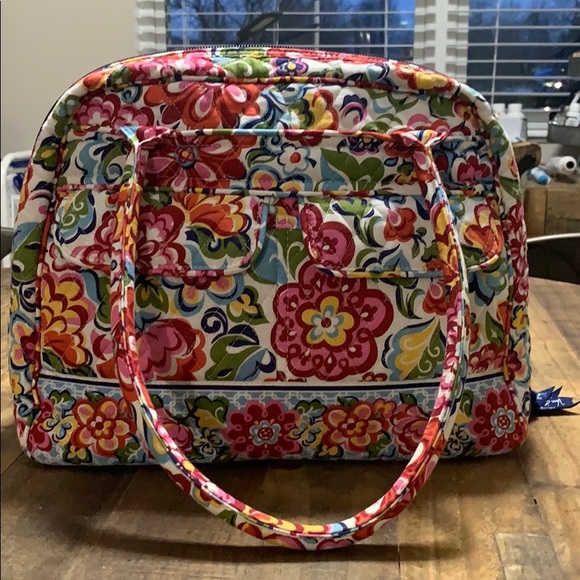 Vera Bradley Handbags - Nwot Vera Bradley large shoulder/tote bag